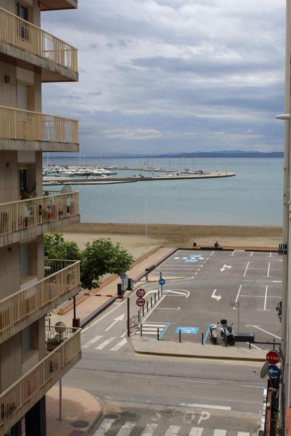 Apartaments Oller Centro 罗萨斯 外观 照片