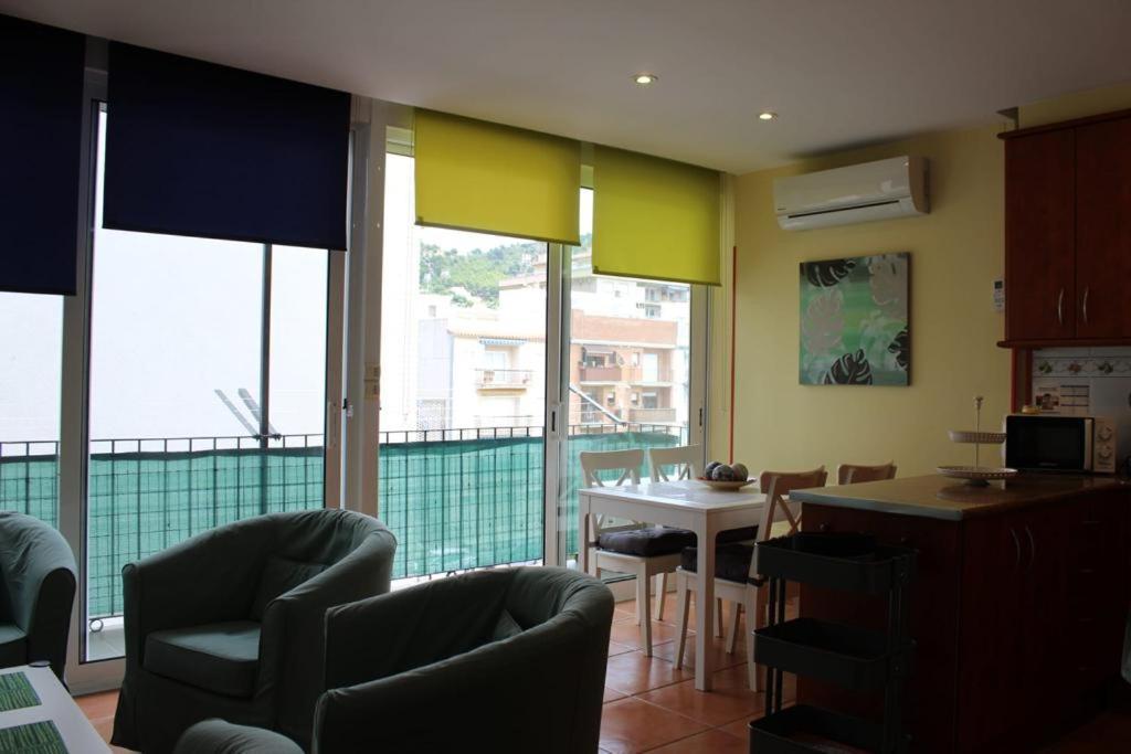 Apartaments Oller Centro 罗萨斯 外观 照片