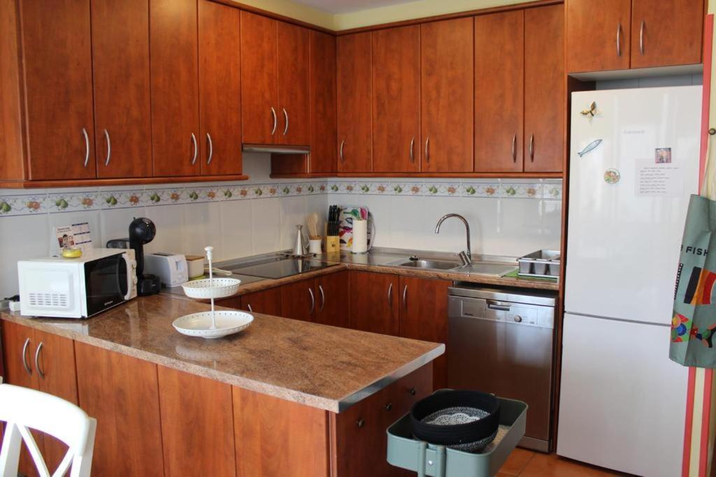 Apartaments Oller Centro 罗萨斯 外观 照片